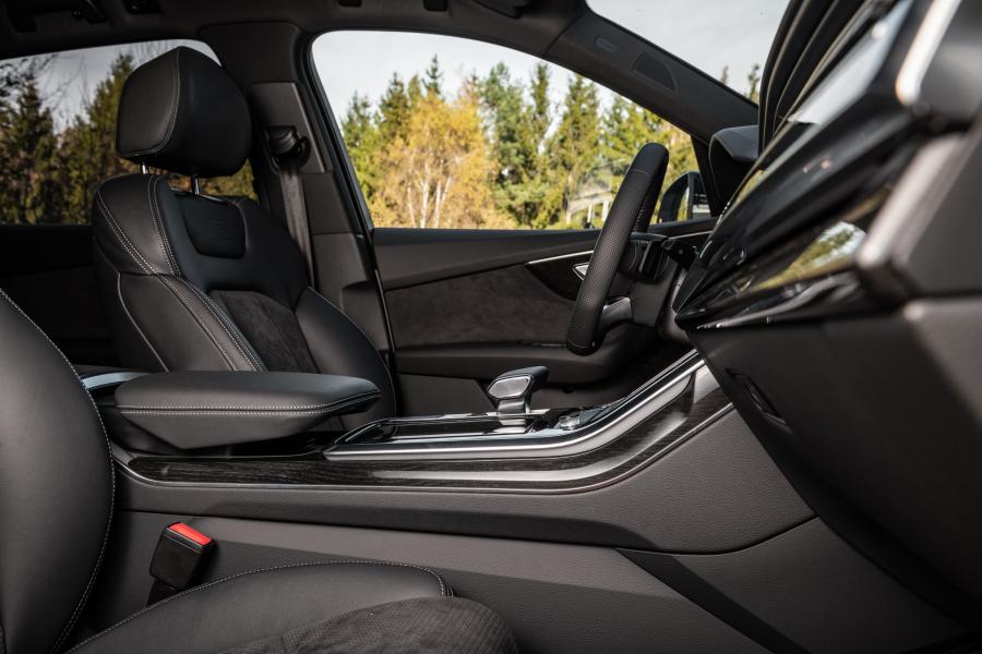 Интерьер Audi Q7 50 TDI Quattro S-Line (4M) 2019 года  (WW) (фото 26 из 40)